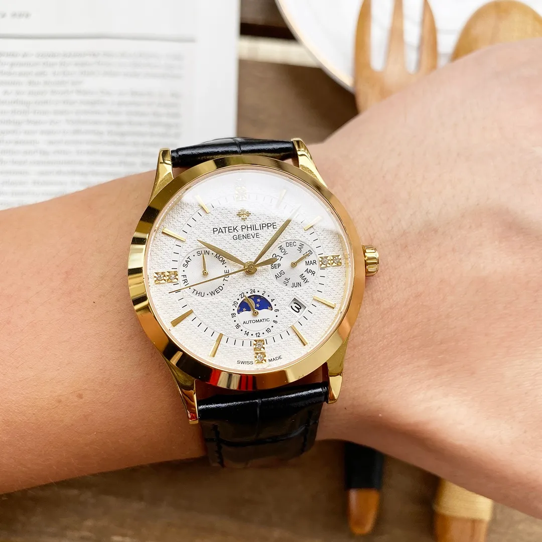 💎 The latest PP style Patek Philippe is equipped with imported 9100 multi-function movement (zero repair) function (24 hours, day of the week, stars, month) imported 316 fine steel! Paired with Italian imported calfskin! Original pin buckle! Size 42mm. Wear-resistant and scratch-resistant sapphire glass! Super waterproof to 50 meters! Simple but not simple! Patek Philippe, you deserve it.